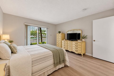 Condo in Fort Lauderdale, Florida, 2 bedrooms  № 2431469 - photo 6