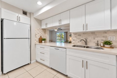 Condo in Fort Lauderdale, Florida, 2 bedrooms  № 2431469 - photo 4