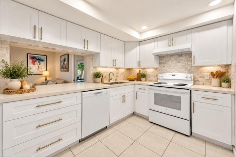 Condo in Fort Lauderdale, Florida, 2 bedrooms  № 2431469 - photo 3