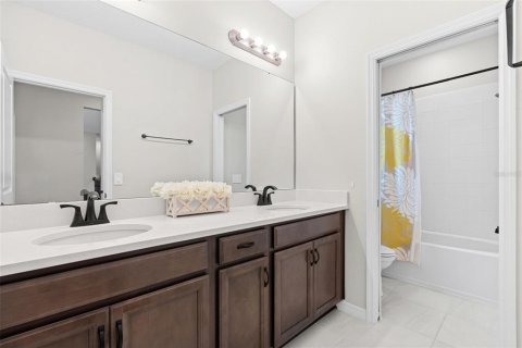 House in Orlando, Florida 5 bedrooms, 352.84 sq.m. № 2396389 - photo 28