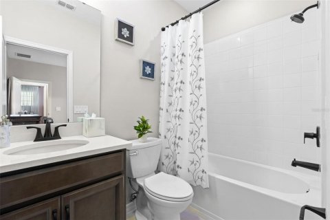 House in Orlando, Florida 5 bedrooms, 352.84 sq.m. № 2396389 - photo 26