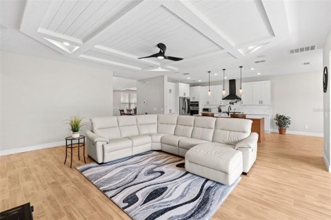 House in Orlando, Florida 5 bedrooms, 352.84 sq.m. № 2396389 - photo 3