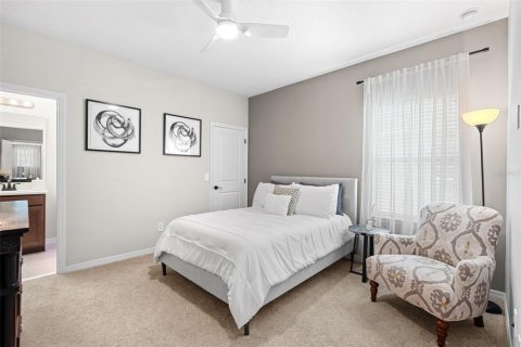 House in Orlando, Florida 5 bedrooms, 352.84 sq.m. № 2396389 - photo 25