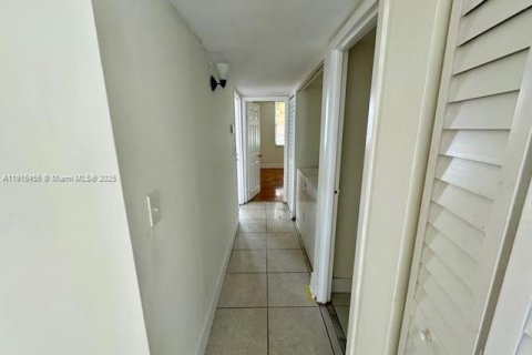 Copropriété à louer à Lauderhill, Floride: 2 chambres, 93.18 m2 № 1971603 - photo 3