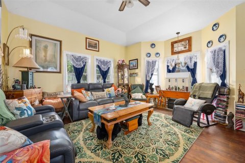House in DeLand, Florida 6 bedrooms, 412.11 sq.m. № 1816815 - photo 13