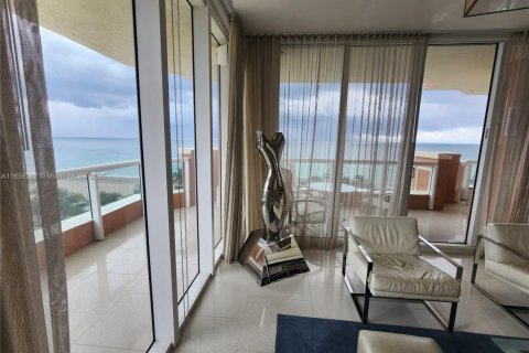 Condominio en venta en Sunny Isles Beach, Florida, 4 dormitorios, 254.18 m2 № 1887483 - foto 6