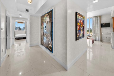 Condominio en venta en Sunny Isles Beach, Florida, 4 dormitorios, 254.18 m2 № 1887483 - foto 30
