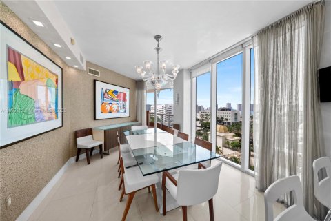 Condominio en venta en Sunny Isles Beach, Florida, 4 dormitorios, 254.18 m2 № 1887483 - foto 26