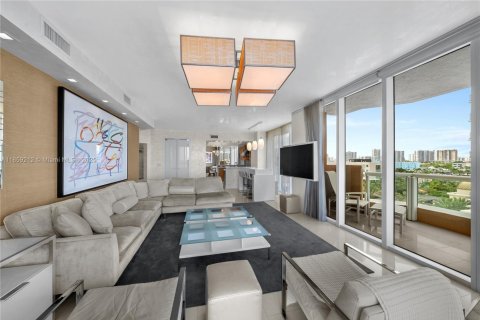 Condominio en venta en Sunny Isles Beach, Florida, 4 dormitorios, 254.18 m2 № 1887483 - foto 20