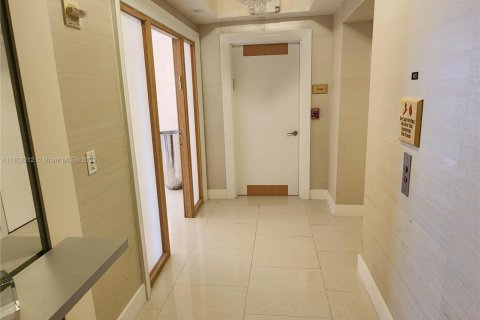 Condominio en venta en Sunny Isles Beach, Florida, 4 dormitorios, 254.18 m2 № 1887483 - foto 14