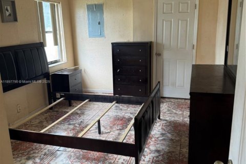 Commercial property in Lauderdale Lakes, Florida 1 bedroom, 136.29 sq.m. № 1949184 - photo 3