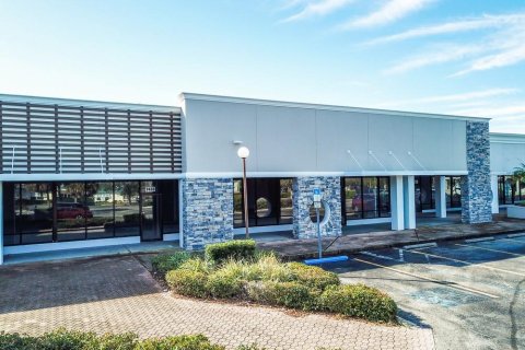 Propiedad comercial en alquiler en Bradenton, Florida, 141.86 m2 № 1248975 - foto 1