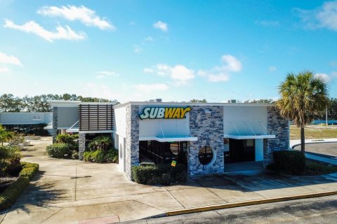 Propiedad comercial en alquiler en Bradenton, Florida, 141.86 m2 № 1248975 - foto 3