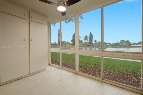 Copropriété à vendre à Tamarac, Floride: 2 chambres, 112.88 m2 № 2048077 - photo 15