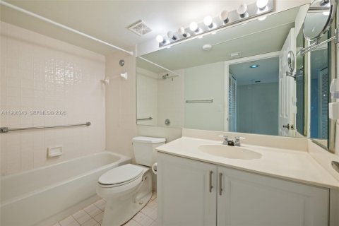 Copropriété à vendre à Tamarac, Floride: 2 chambres, 112.88 m2 № 2048077 - photo 24