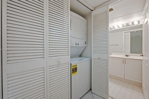 Copropriété à vendre à Tamarac, Floride: 2 chambres, 112.88 m2 № 2048077 - photo 25