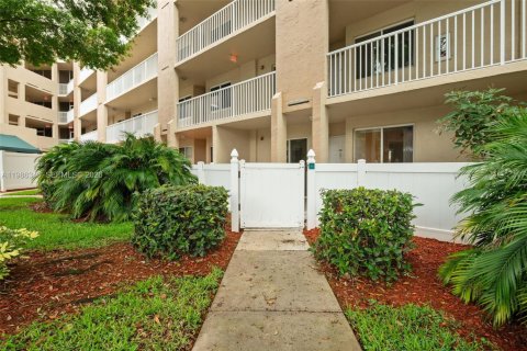 Copropriété à vendre à Tamarac, Floride: 2 chambres, 112.88 m2 № 2048077 - photo 2
