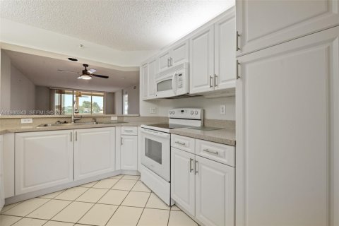 Copropriété à vendre à Tamarac, Floride: 2 chambres, 112.88 m2 № 2048077 - photo 9