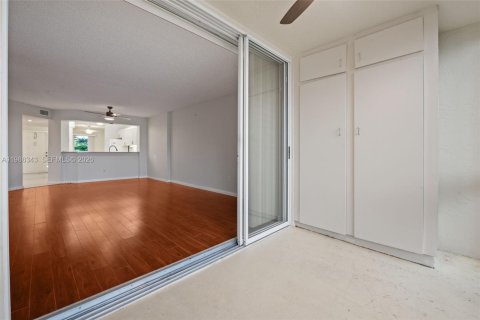Copropriété à vendre à Tamarac, Floride: 2 chambres, 112.88 m2 № 2048077 - photo 16
