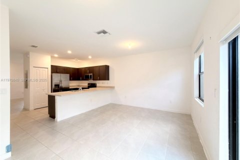 Touwnhouse à louer à Homestead, Floride: 3 chambres, 129.41 m2 № 2046170 - photo 7