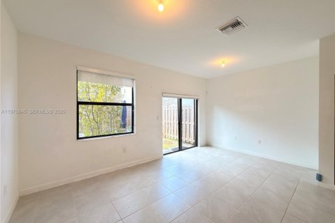 Touwnhouse à louer à Homestead, Floride: 3 chambres, 129.41 m2 № 2046170 - photo 8