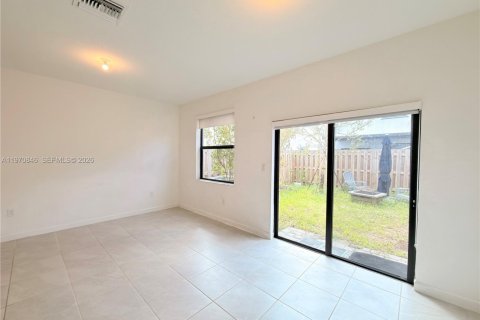 Touwnhouse à louer à Homestead, Floride: 3 chambres, 129.41 m2 № 2046170 - photo 12