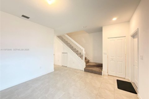 Touwnhouse à louer à Homestead, Floride: 3 chambres, 129.41 m2 № 2046170 - photo 6