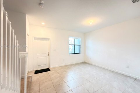 Touwnhouse à louer à Homestead, Floride: 3 chambres, 129.41 m2 № 2046170 - photo 4