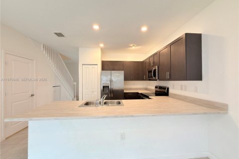 Touwnhouse à louer à Homestead, Floride: 3 chambres, 129.41 m2 № 2046170 - photo 10