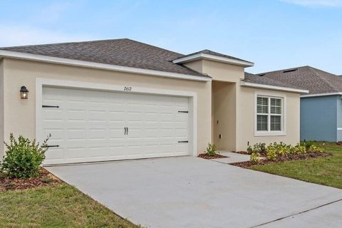 House in Davenport, Florida 5 bedrooms, 241.64 sq.m. № 1900217 - photo 1