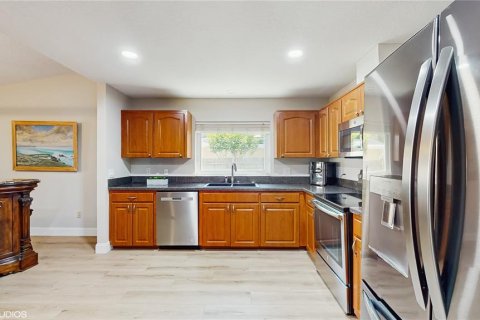 House in Orlando, Florida 3 bedrooms, 213.95 sq.m. № 1651659 - photo 8