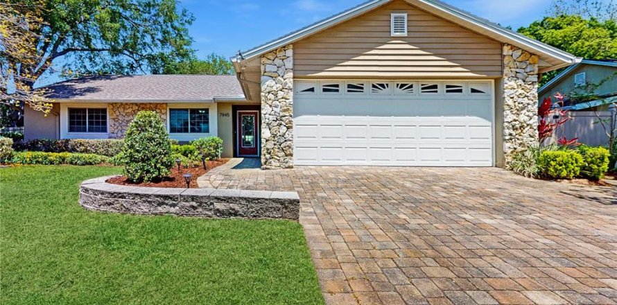 House in Orlando, Florida 3 bedrooms, 213.95 sq.m. № 1651659