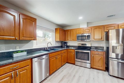 House in Orlando, Florida 3 bedrooms, 213.95 sq.m. № 1651659 - photo 7