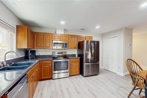 House in Orlando, Florida 3 bedrooms, 213.95 sq.m. № 1651659 - photo 12