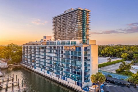 Condo in Miami, Florida, 1 bedroom  № 2186222 - photo 3