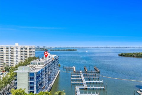 Condo in Miami, Florida, 1 bedroom  № 2186222 - photo 15