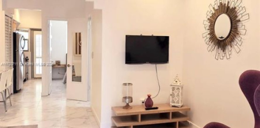 Condominio en Miami Beach, Florida, 1 dormitorio  № 1473460