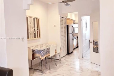 Condominio en venta en Miami Beach, Florida, 1 dormitorio, 37.25 m2 № 1473460 - foto 4