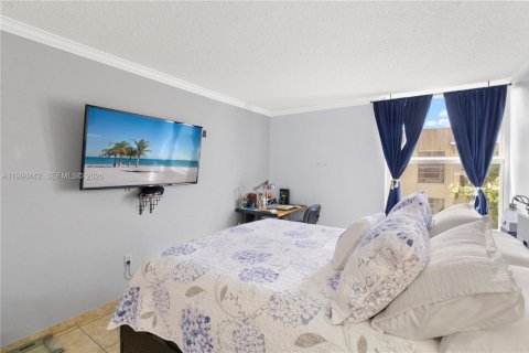 Condo in Miami, Florida, 2 bedrooms  № 2066115 - photo 19