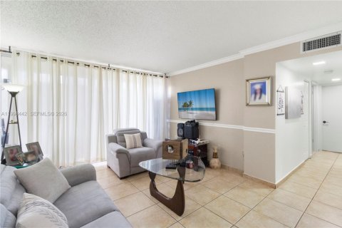 Condo in Miami, Florida, 2 bedrooms  № 2066115 - photo 7