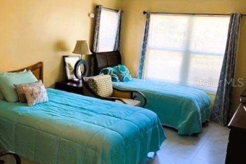 House in Chuluota, Florida 6 bedrooms, 206.8 sq.m. № 2338921 - photo 10