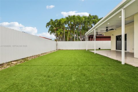 Casa en venta en Hialeah, Florida, 3 dormitorios, 147.9 m2 № 1995753 - foto 23