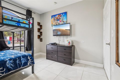 Casa en venta en Hialeah, Florida, 3 dormitorios, 147.9 m2 № 1995753 - foto 20