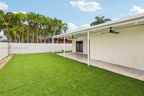 Casa en venta en Hialeah, Florida, 3 dormitorios, 147.9 m2 № 1995753 - foto 24