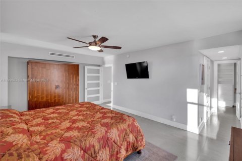 Condo in Hollywood, Florida, 2 bedrooms  № 1867945 - photo 16