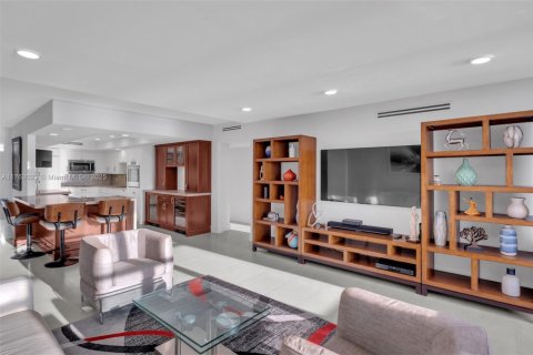 Condo in Hollywood, Florida, 2 bedrooms  № 1867945 - photo 5