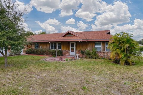 House in Port Orange, Florida 3 bedrooms, 180.88 sq.m. № 1592743 - photo 18