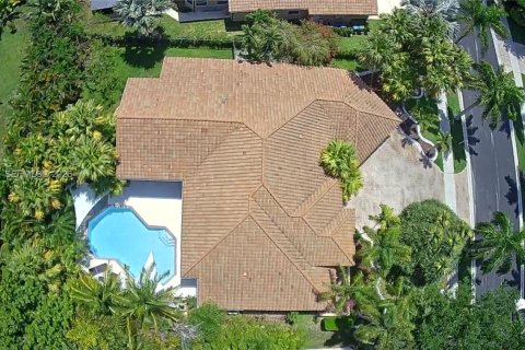 Купить виллу или дом в Уэстон, Флорида 5 спален, 297.47м2, № 2006632 - фото 2