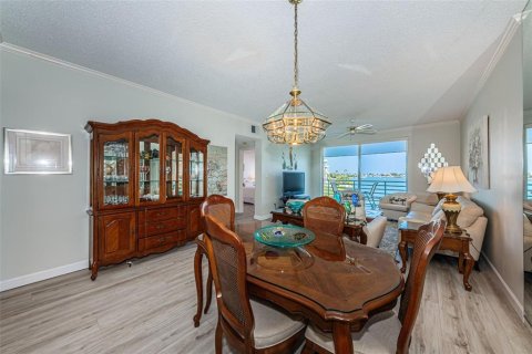 Condo in South Pasadena, Florida, 2 bedrooms № 2119620 - photo 15