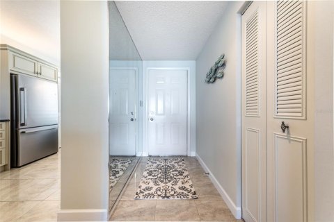 Condo in South Pasadena, Florida, 2 bedrooms № 2119620 - photo 8